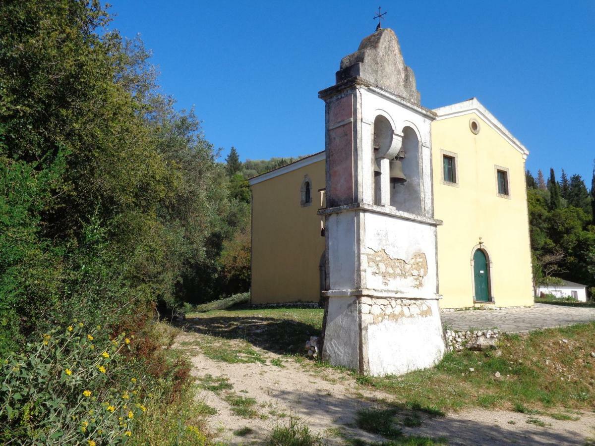 Harry'S Retreat Guest House Klimatia Exterior photo