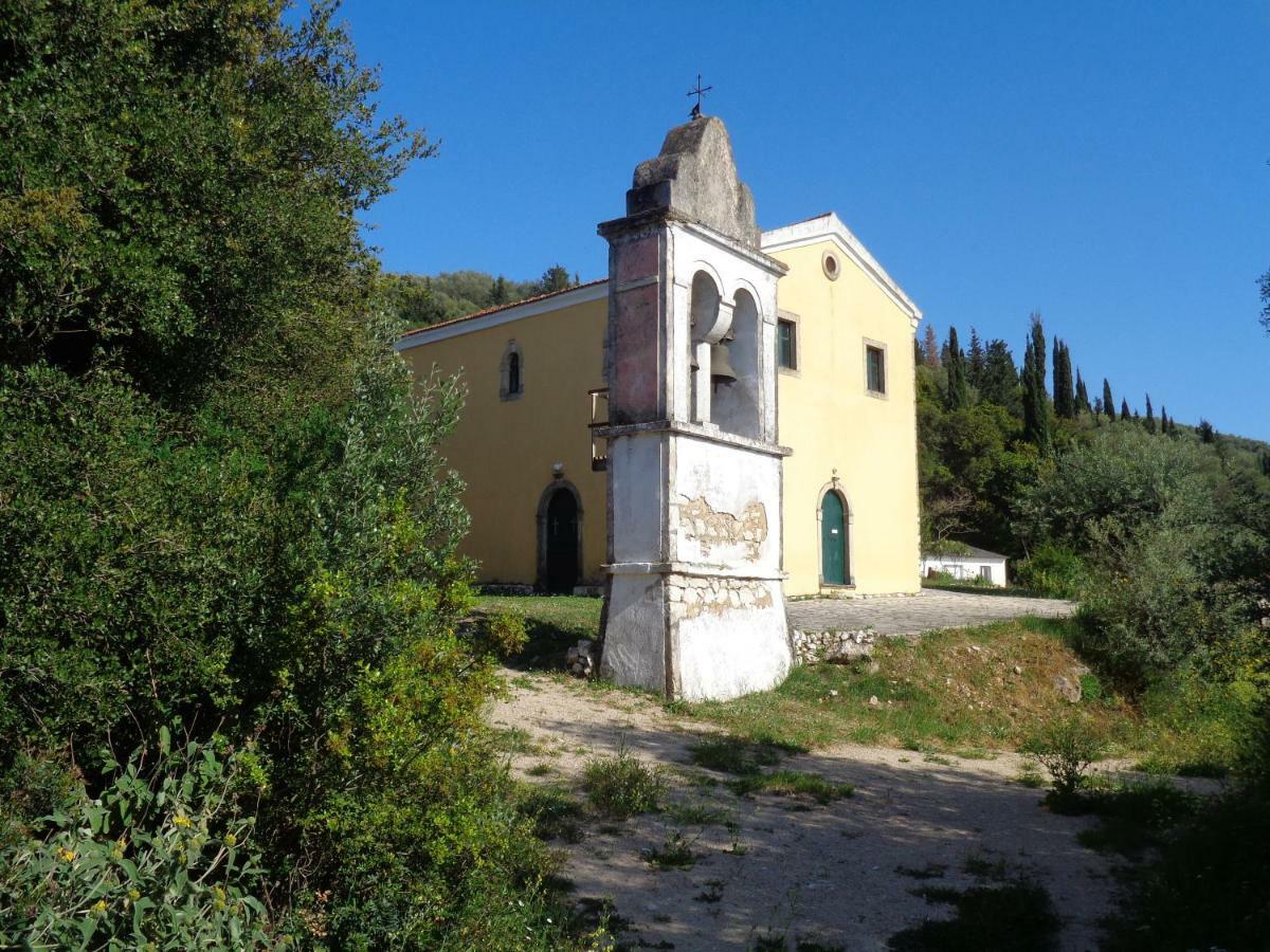 Harry'S Retreat Guest House Klimatia Exterior photo